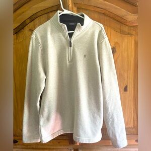 IZOD brand men’s pullover.